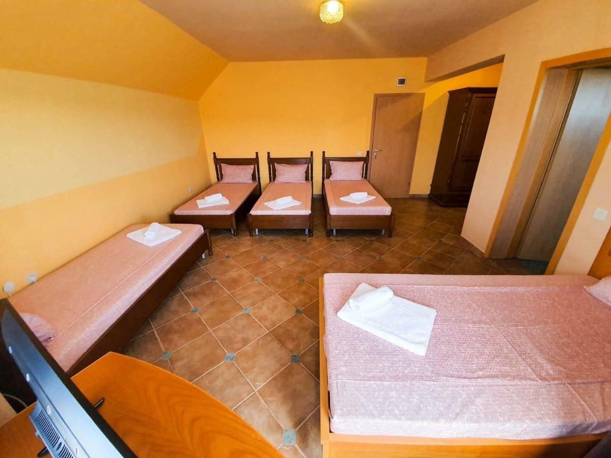 Rooms Cristian Дева Экстерьер фото